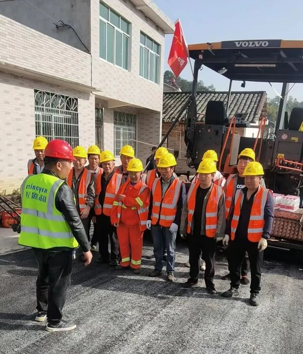 長(zhǎng)沙太空金路橋材料有限公司,雙鋼輪壓路機(jī),福格勒瀝青攤鋪機(jī),AC系列,AF系列,SBS系列