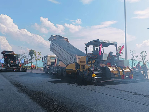 長沙太空金路橋材料有限公司,雙鋼輪壓路機(jī),福格勒瀝青攤鋪機(jī),AC系列,AF系列,SBS系列